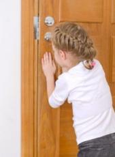 kind-allein-zuhause-221x300.jpg
