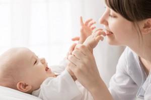kind-lernt-sprechen-300x200.jpg