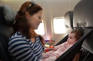 mutter-baby-flugzeug1-300x199.jpg