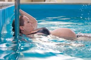 schwangerschaft-schwimmen-300x199.jpg