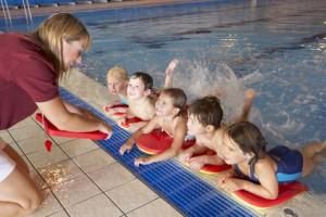 schwimmkurs-kinder-300x200.jpg