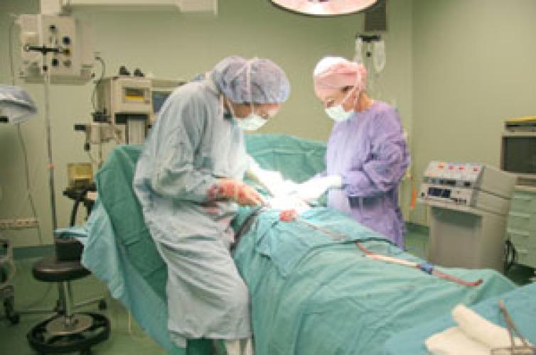 25019--kaiserschnitt-op-bild.1549532133.