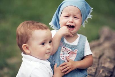 Kinder streit beißen